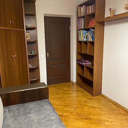 Apartment Next To Metro Station Pechersk Kiev Exteriör bild