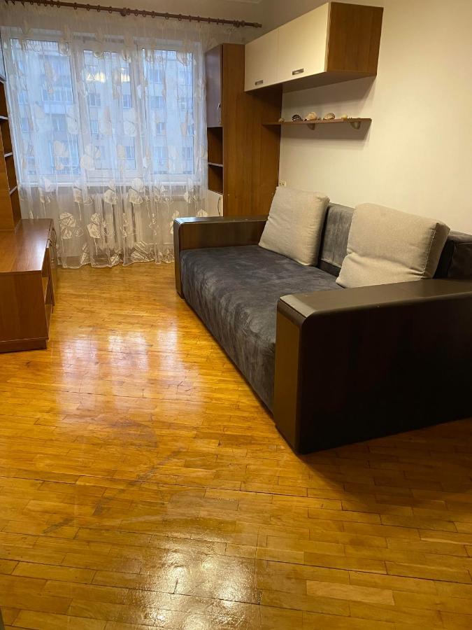 Apartment Next To Metro Station Pechersk Kiev Exteriör bild